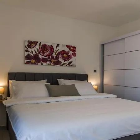 Celi Comfortable Vila Pula